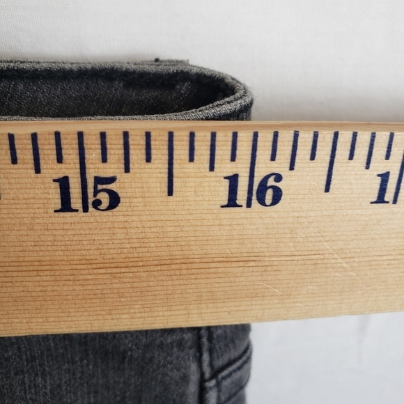 BDG. Ankle Cigarette Leg Gray Washed Jeans Sz 31 - Picture 7 of 9